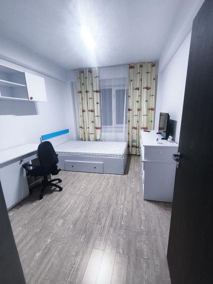 Apartament cu 3 camere decomandat în Dobroești