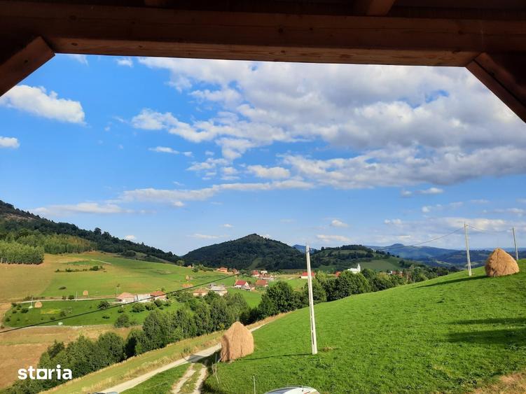 Casă cu 6 camere cu Teren 5600 Mp în Săcuieu