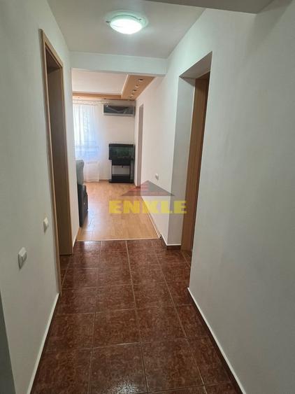 Apartament cu 3 camere decomandat, mobilat în Central