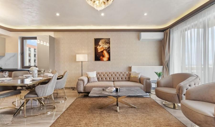 Apartament cu 4 camere decomandat în Tractorul