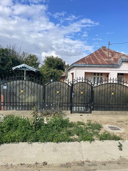 Casă cu 4 camere cu Teren 2820 Mp în Central