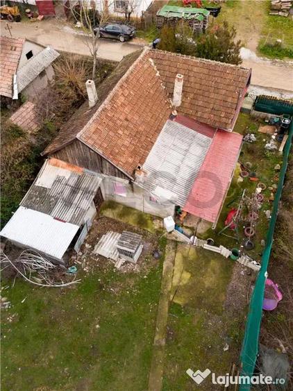 Casă cu 2 camere cu Teren 834 Mp în Cetariu