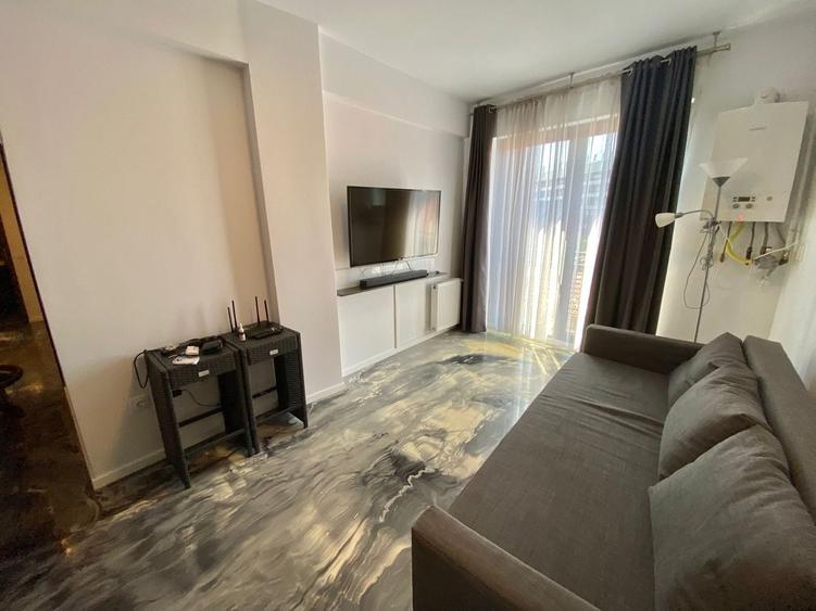 Apartament cu 3 camere semidecomandat în Ultracentral