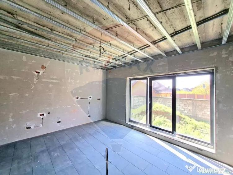 Casă cu 4 camere cu Teren 517 Mp în Vladimirescu