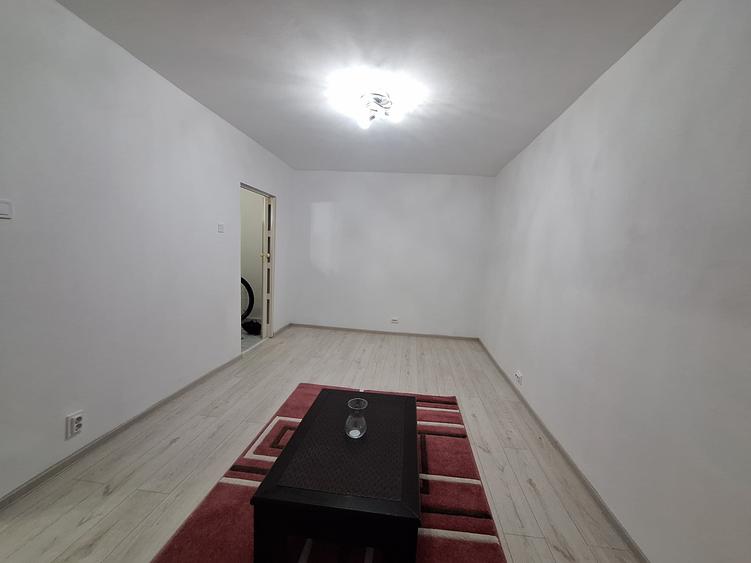 Garsonieră semidecomandată, mobilată în Lipovei