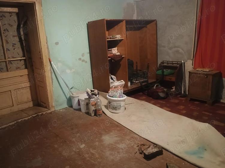 Casă cu 2 camere cu Teren 1100 Mp în Turnu