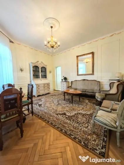 Apartament cu 3 camere decomandat în Sinaia