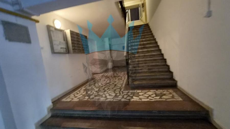 Apartament cu 2 camere decomandat, mobilat în P-ța Unirii