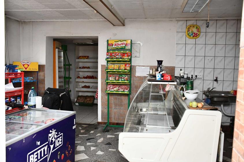 Spațiu comercial, de 970 mp, în Salca