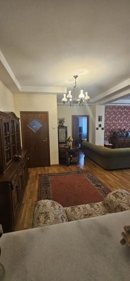 Casă individuală cu 5 camere cu Canalizare în Brâncoveanu