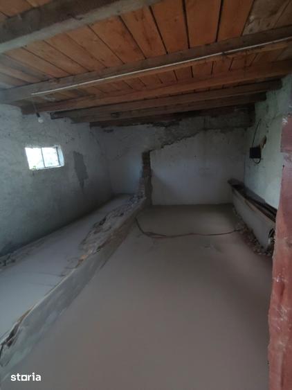 Casă cu 4 camere cu Teren 1554 Mp în Central