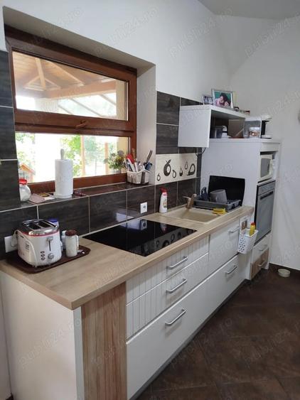 Casă cu 5 camere în Central