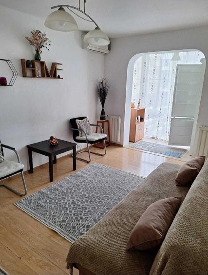 Apartament cu 3 camere decomandat în Șagului