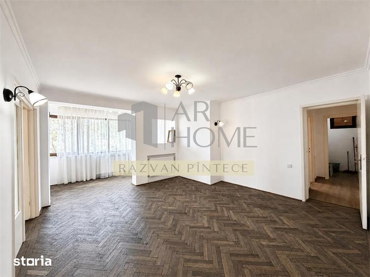 Apartament cu 4 camere în Democrației