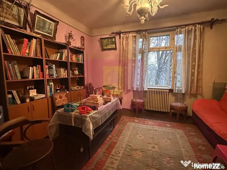 Apartament cu 4 camere semidecomandat în Ferdinand