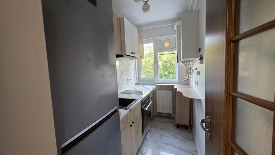 Apartament cu 3 camere semidecomandat, mobilat în Iosefin