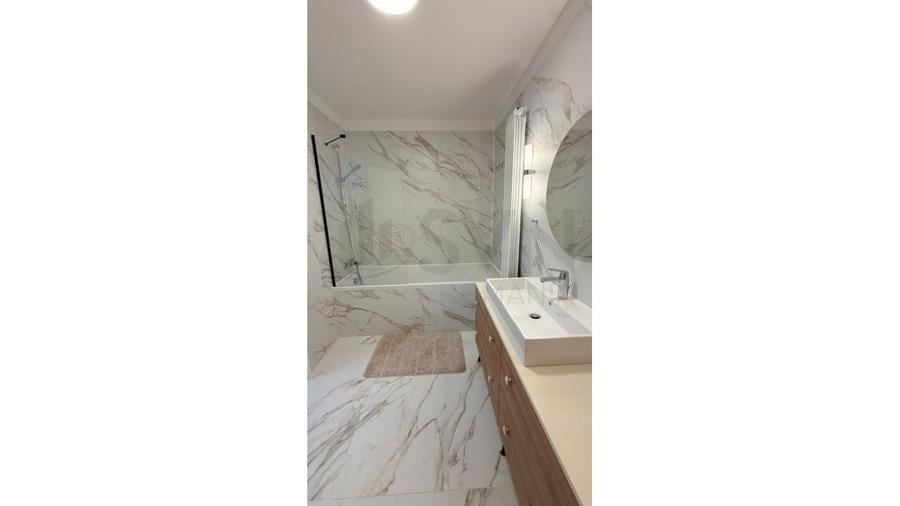 Apartament cu 3 camere decomandat în Băneasa