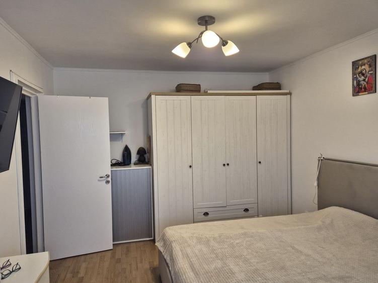Apartament 4 camere de vanzare | Centrala proprie | - 1