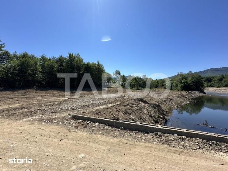Teren extravilan cu utilitati 1800 mp langa Rau pe Valea Sebesului