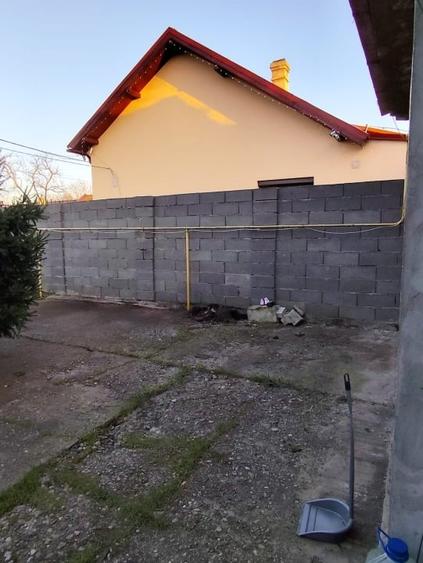 Casă individuală cu 3 camere cu Canalizare în Ronaț