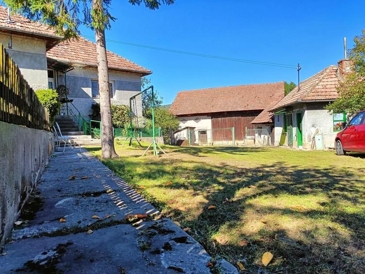 Casă cu 2 camere în Pădureni