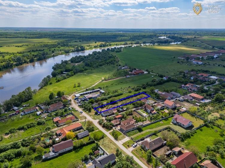 Teren Construcții intravilan de 400 mp, în Sânpaul