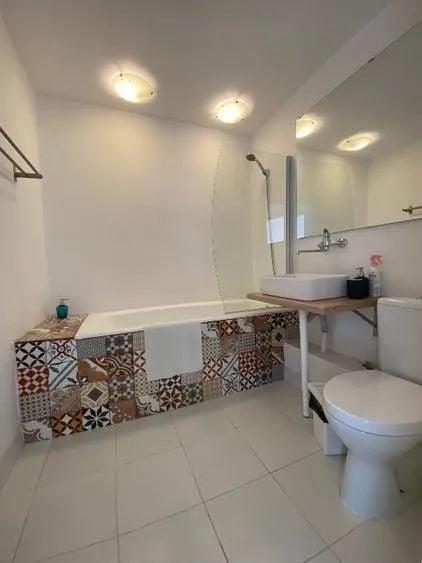 Apartament cu 3 camere decomandat în Calea Călărașilor