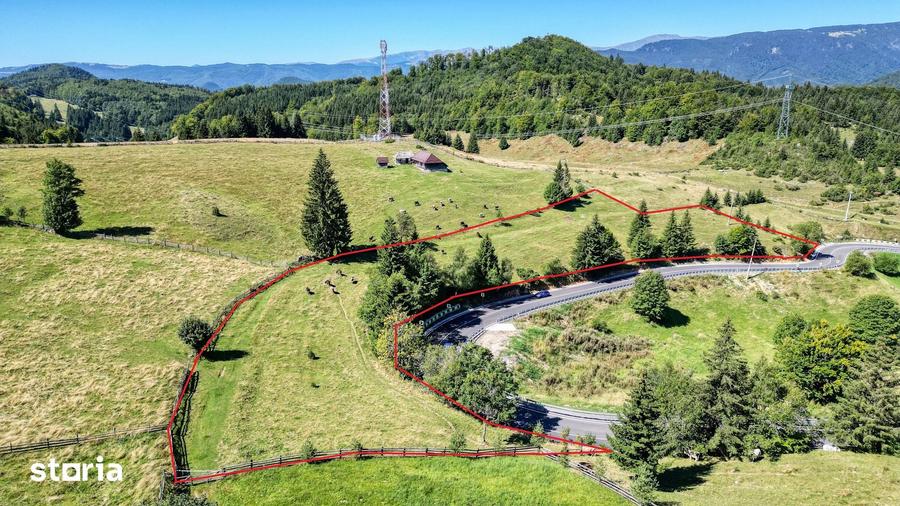 Teren de 8700 mp, în Fundata