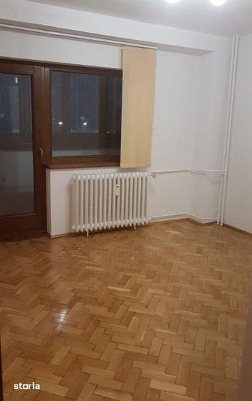 Spațiu comercial, de 85 mp, în Decebal