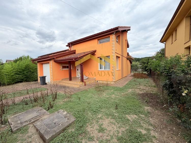 Casă individuală cu 4 camere cu Canalizare în Dumbrăvița