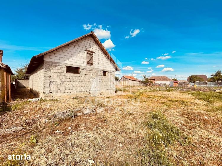 Casă cu 2 camere cu Teren 1472 Mp în Central