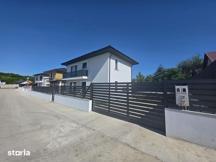Casă cu 4 camere cu Teren 500 Mp în Bârnova