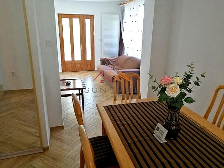 Casă individuală cu 5 camere cu Canalizare în Central