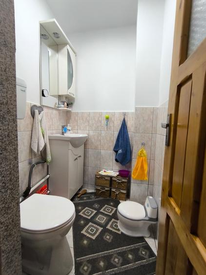 Apartament cu 3 camere, mobilat în Frumoasa