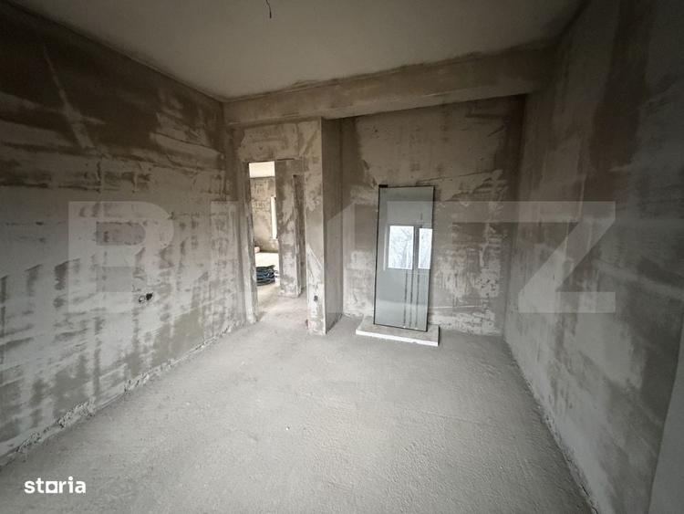 Apartament cu 4 camere decomandat în Stana