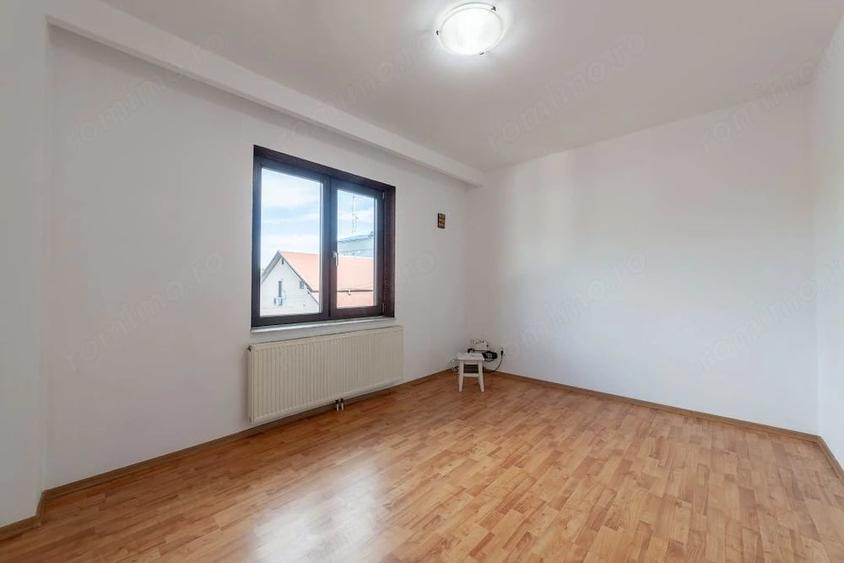 Casă cu 8 camere cu Teren 1000 Mp în Sud