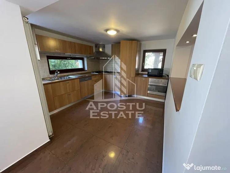 Casă cu 5 camere cu Teren 400 Mp în Lipovei