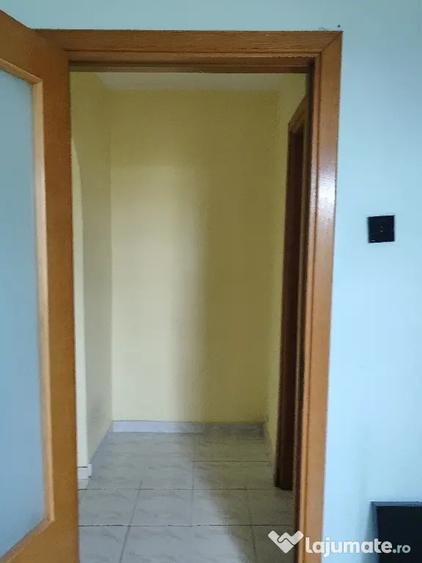 Apartament cu 2 camere semidecomandat în Pantelimon