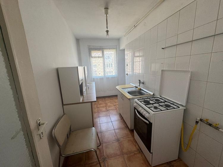 Apartament cu 4 camere decomandat în Vasile Aaron