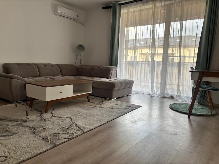 Apartament cu 2 camere semidecomandat, mobilat în Giroc