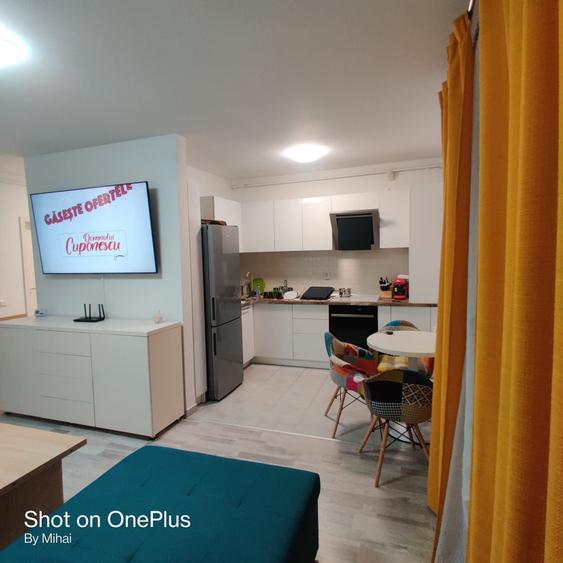 Apartament cu 3 camere decomandat în Berceni