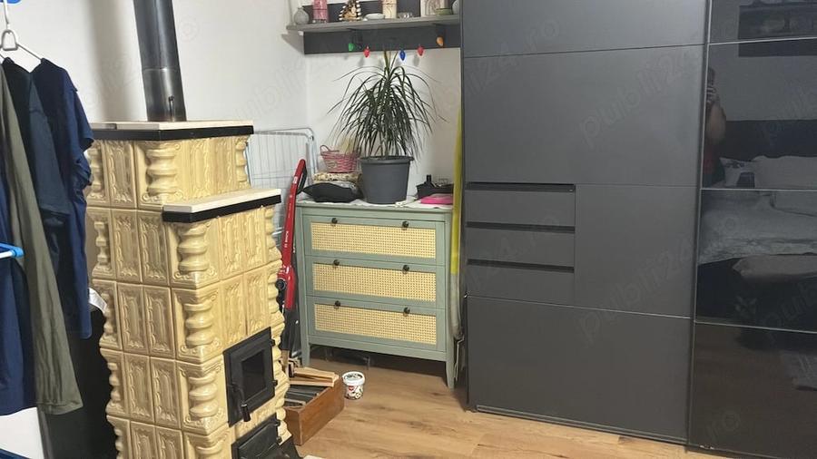 Casă cu 7 camere cu Teren 623 Mp în Ploscoș