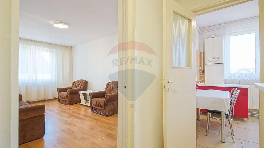 Apartament cu 3 camere semidecomandat, mobilat în Astra