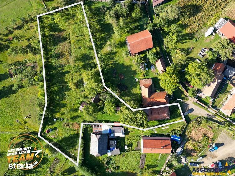 Casă cu 2 camere cu Teren 2989 Mp în Zagon