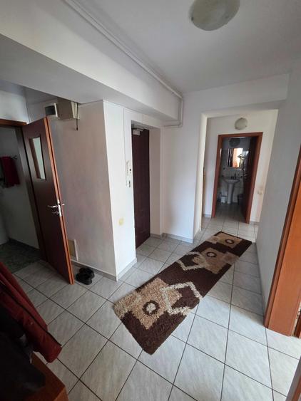 Cautam coleg/a de apartament zona Sala Sporturilor - 7