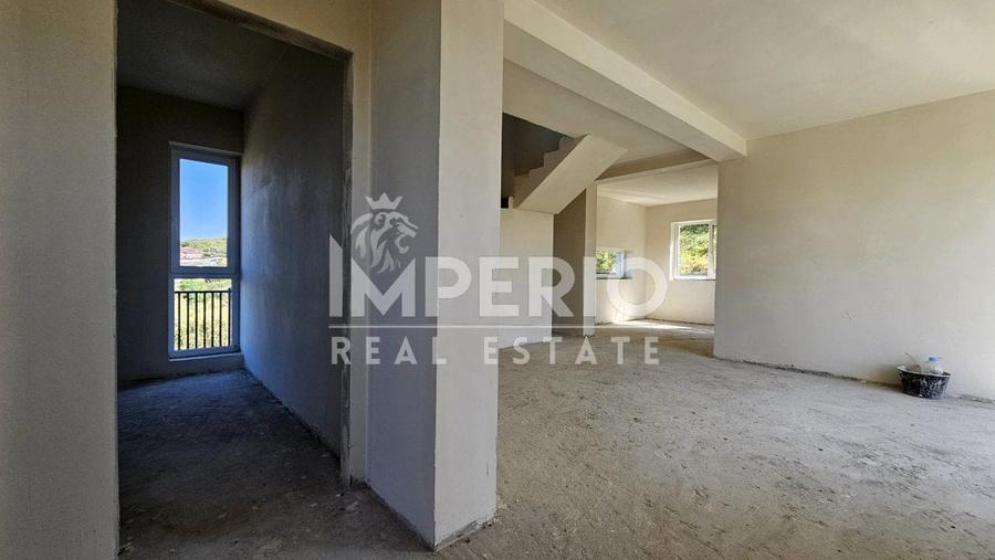 Casă individuală cu 5 camere cu Canalizare în Chinteni