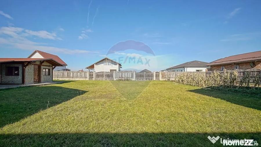 Casă cu 5 camere cu Teren 700 Mp în Sânpetru