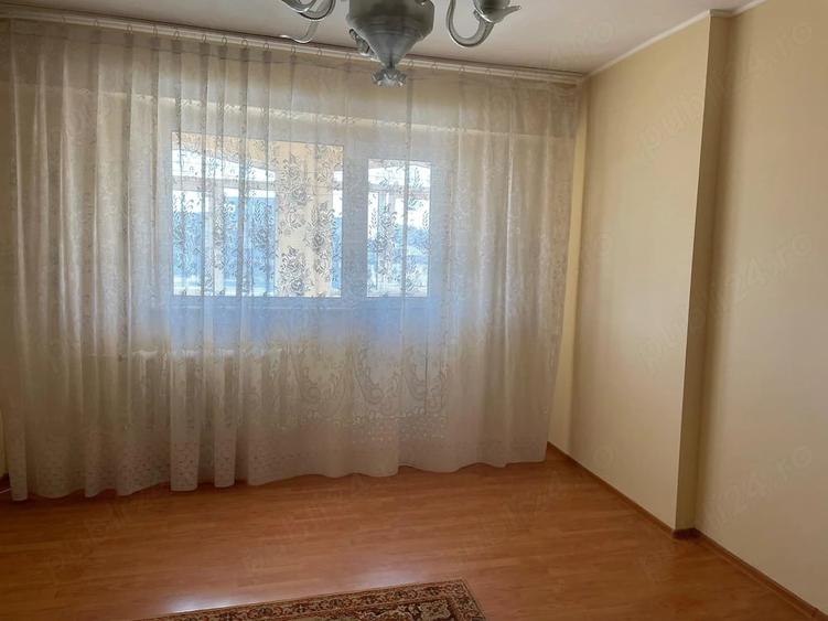 Apartament cu 2 camere decomandat în Frații Golești