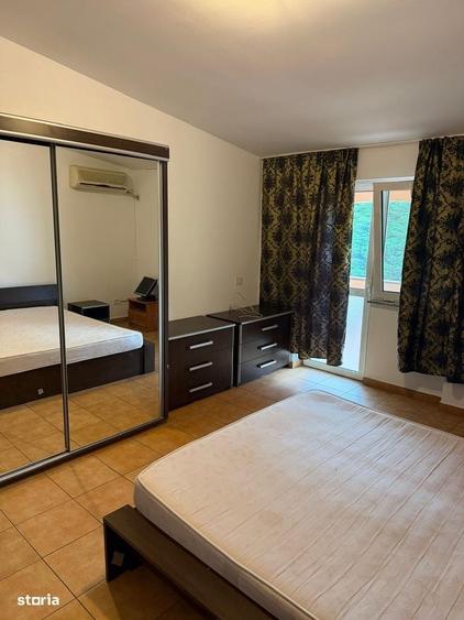 Casă cu 4 camere decomandat în Central