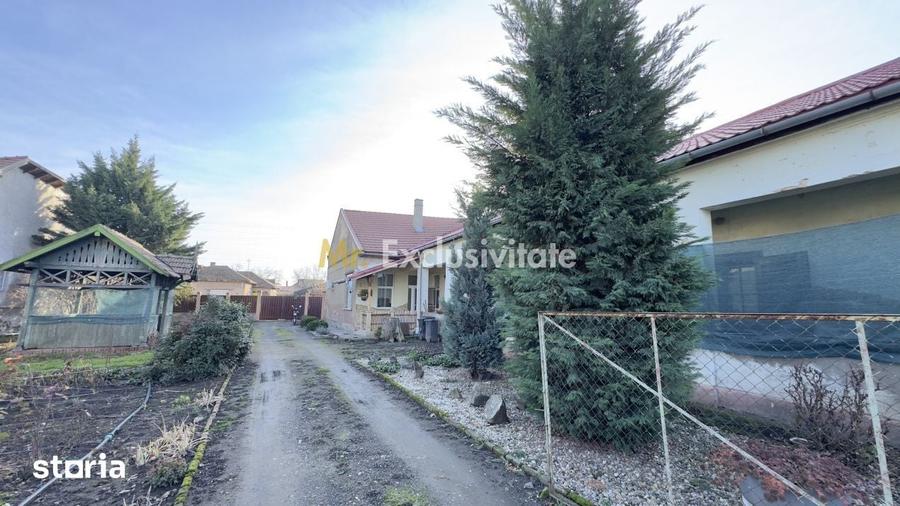 Casă cu 4 camere cu Teren 2974 Mp în Central